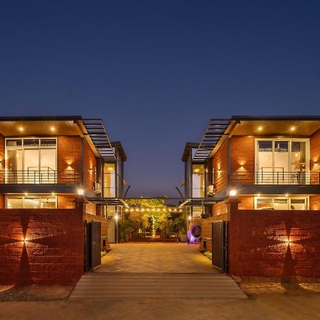 Saffronstays Calvin - 3 Bedroom Pool Villa In Лонавла Екстер'єр фото