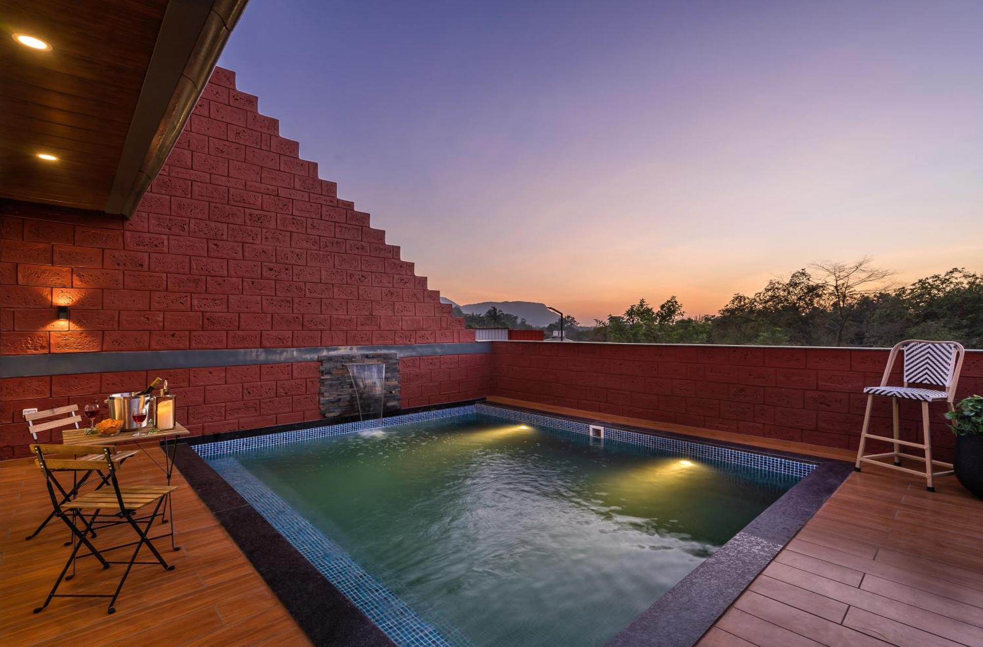 Saffronstays Calvin - 3 Bedroom Pool Villa In Лонавла Екстер'єр фото