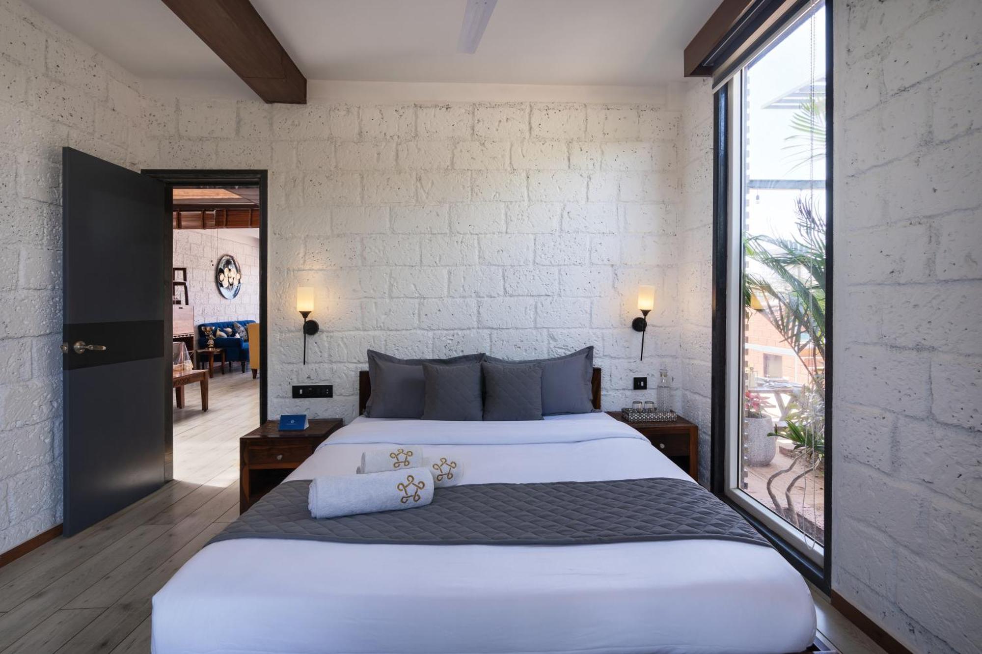 Saffronstays Calvin - 3 Bedroom Pool Villa In Лонавла Екстер'єр фото